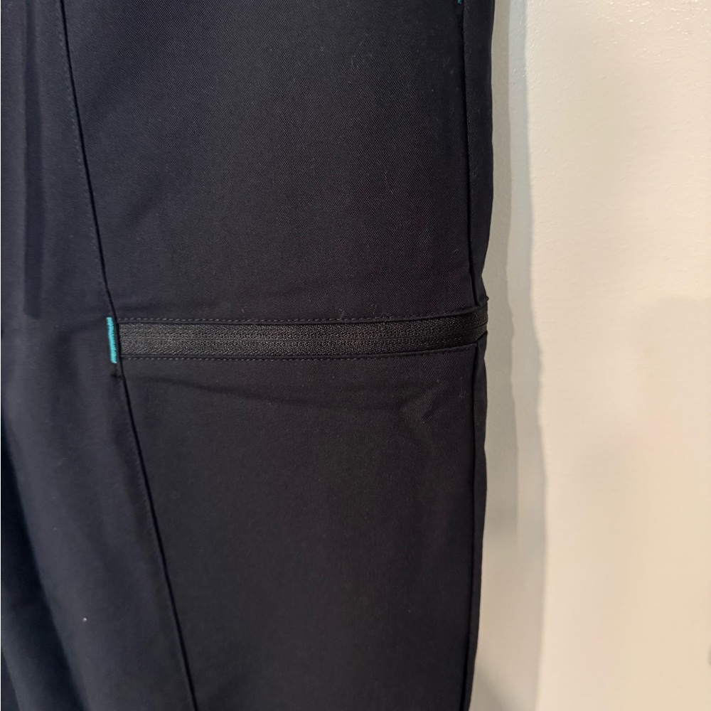 Fabletics Jogger Scrub Pants - Picture 3 of 3